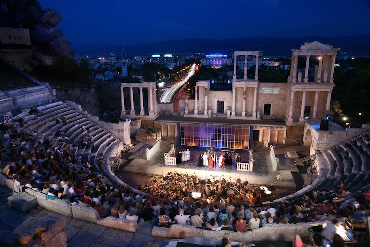 Image of an outdoor amphitheatre